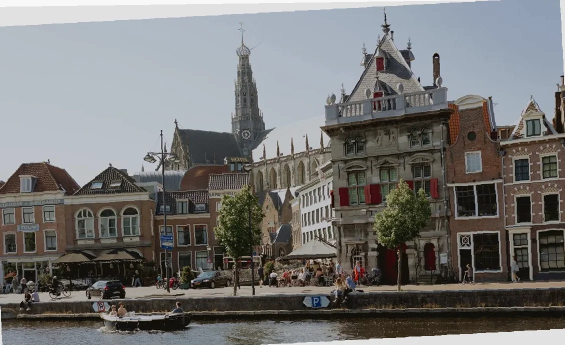 hoe laat is het in Haarlem